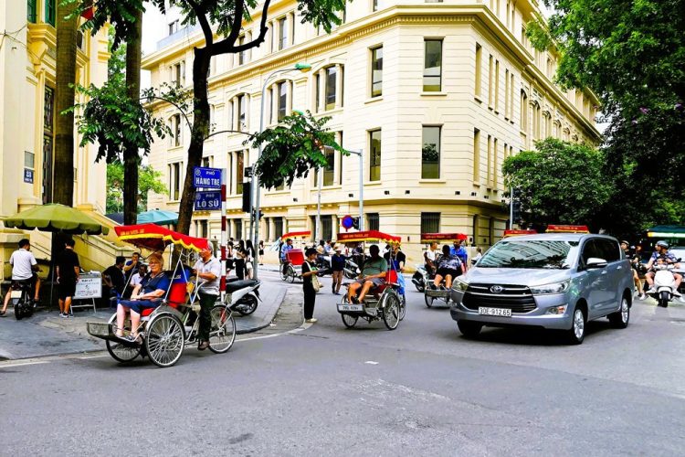 streetlife Hanoi Vietnam