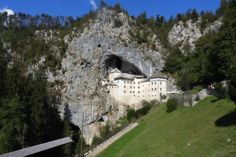 predjama castle slovenie
